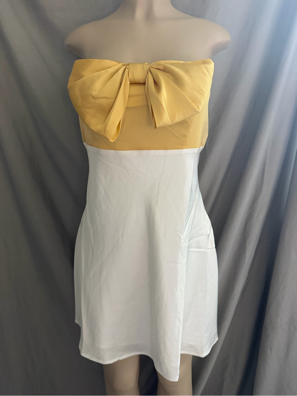 Le Lis Strapless Yellow Bow Two-Tone White Dress